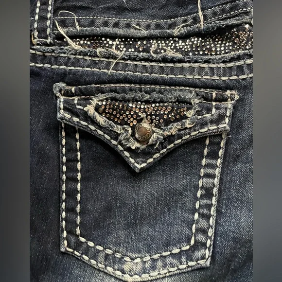 Maurice’s brand premiere jeans! BLINGY and cute! Size 13-14 regular - Picture 3 of 9